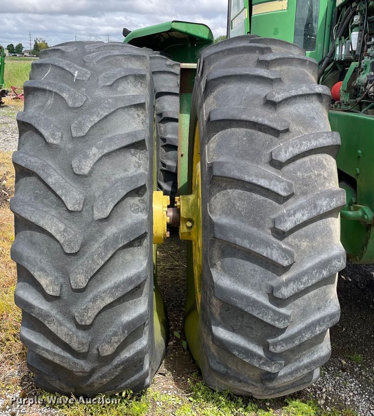 image for item OG9934 1979 John Deere 8640 4WD tractor