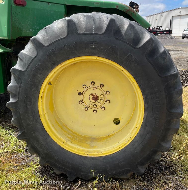 image for item OG9934 1979 John Deere 8640 4WD tractor