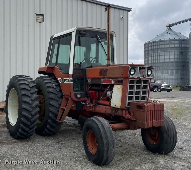 image for item OG9937 1977 International  1486 tractor