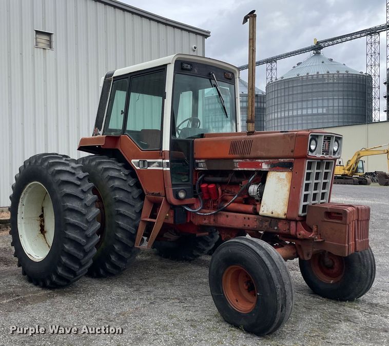 image for item OG9937 1977 International  1486 tractor