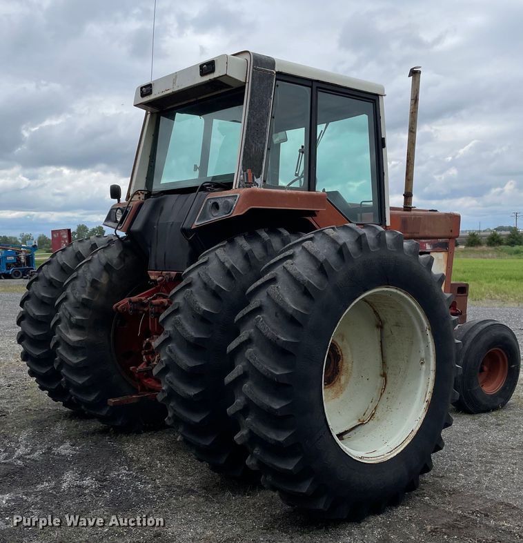 image for item OG9937 1977 International  1486 tractor
