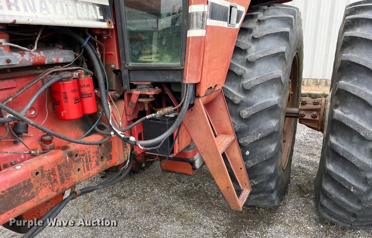 image for item OG9937 1977 International  1486 tractor
