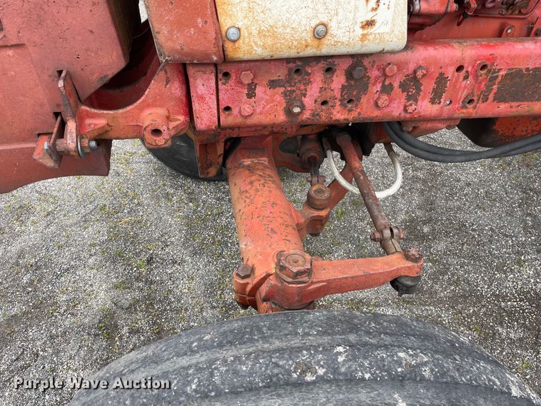 image for item OG9937 1977 International  1486 tractor