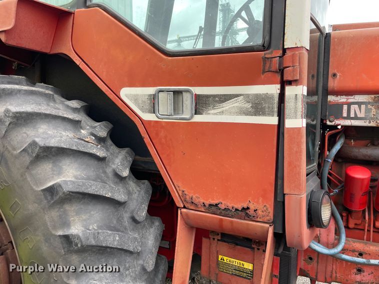 image for item OG9937 1977 International  1486 tractor