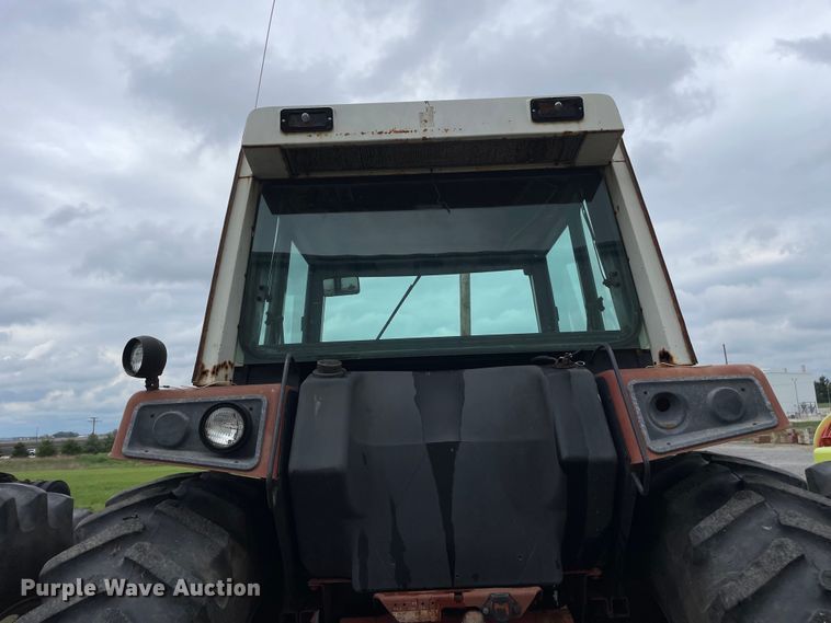 image for item OG9937 1977 International  1486 tractor