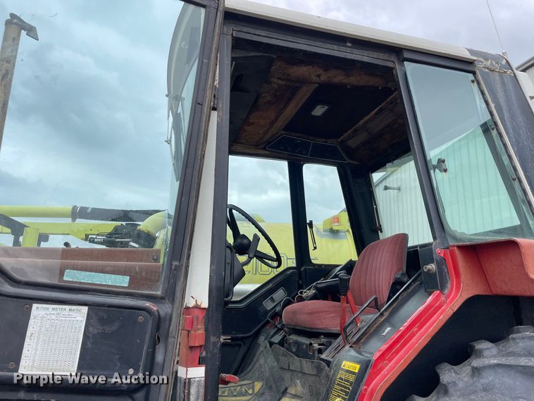 image for item OG9937 1977 International  1486 tractor