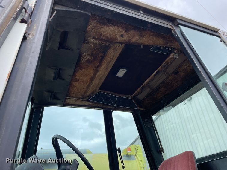 image for item OG9937 1977 International  1486 tractor