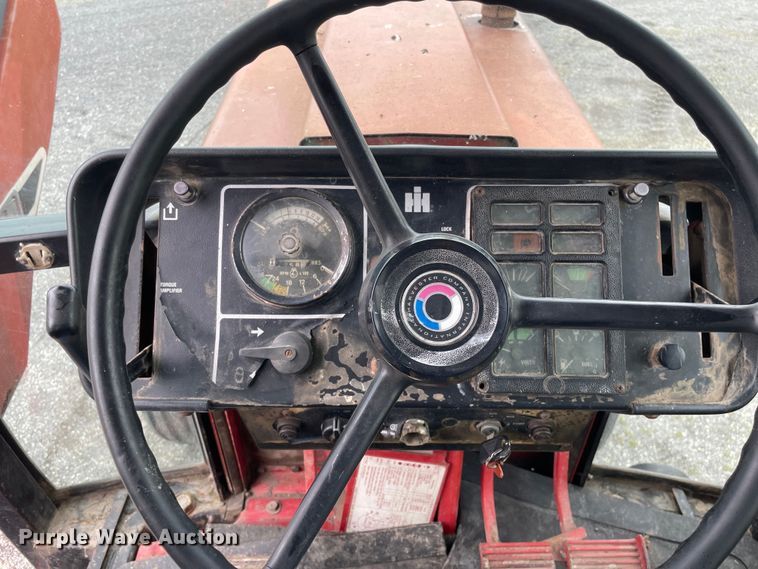 image for item OG9937 1977 International  1486 tractor