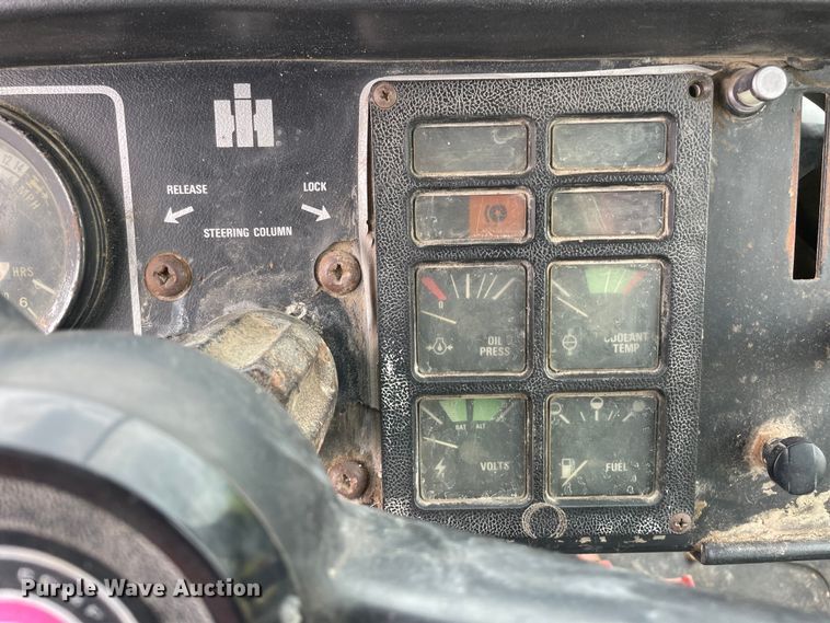 image for item OG9937 1977 International  1486 tractor