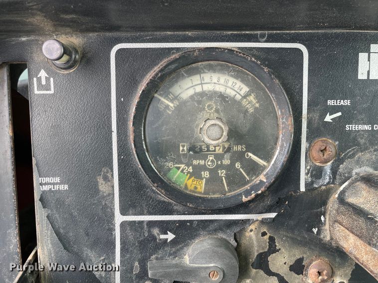 image for item OG9937 1977 International  1486 tractor