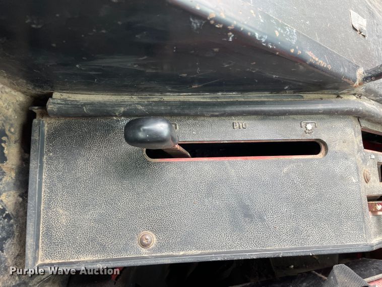 image for item OG9937 1977 International  1486 tractor