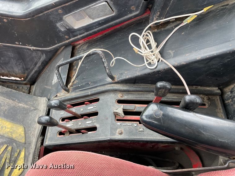 image for item OG9937 1977 International  1486 tractor