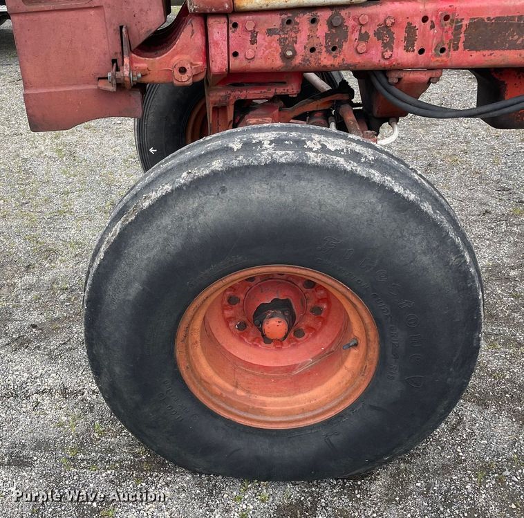 image for item OG9937 1977 International  1486 tractor