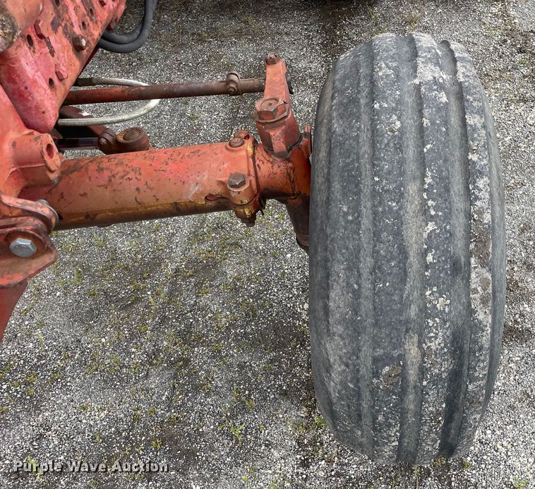 image for item OG9937 1977 International  1486 tractor