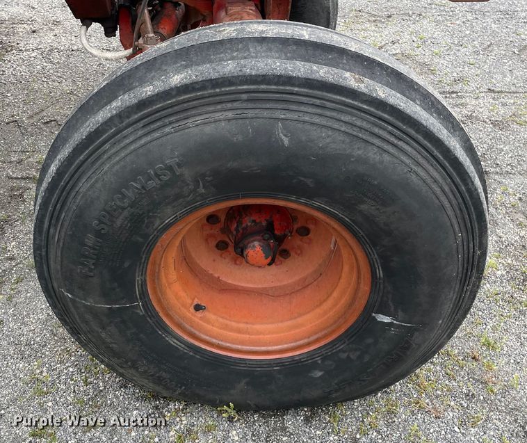 image for item OG9937 1977 International  1486 tractor