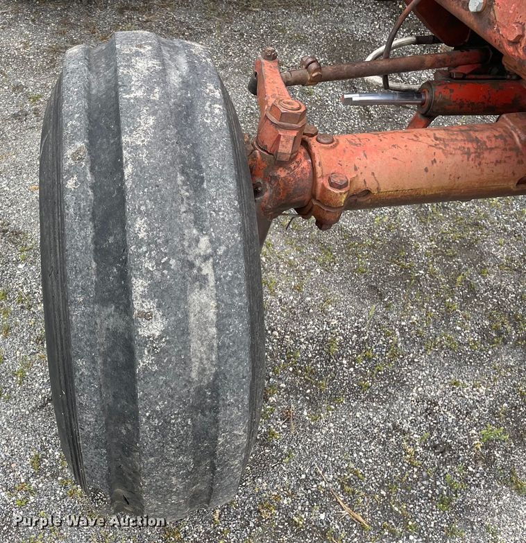 image for item OG9937 1977 International  1486 tractor