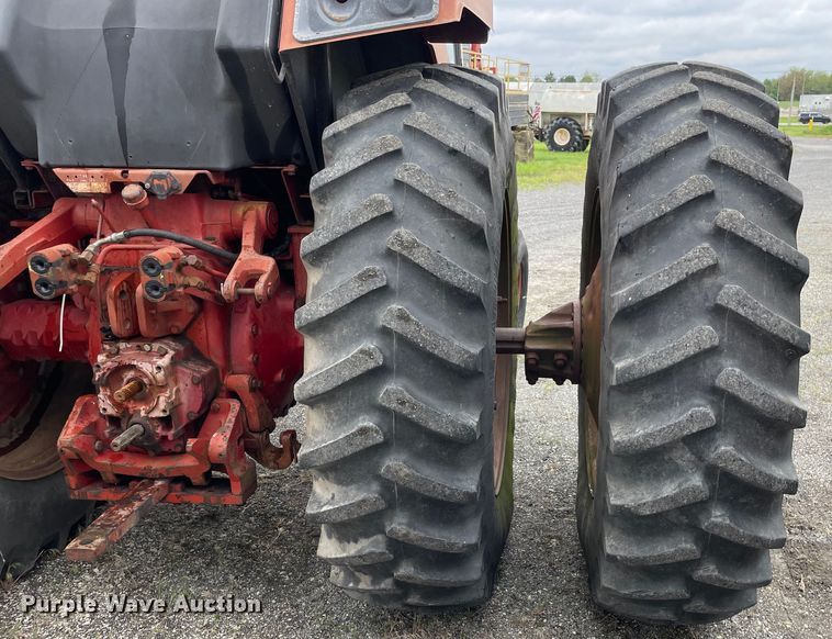 image for item OG9937 1977 International  1486 tractor