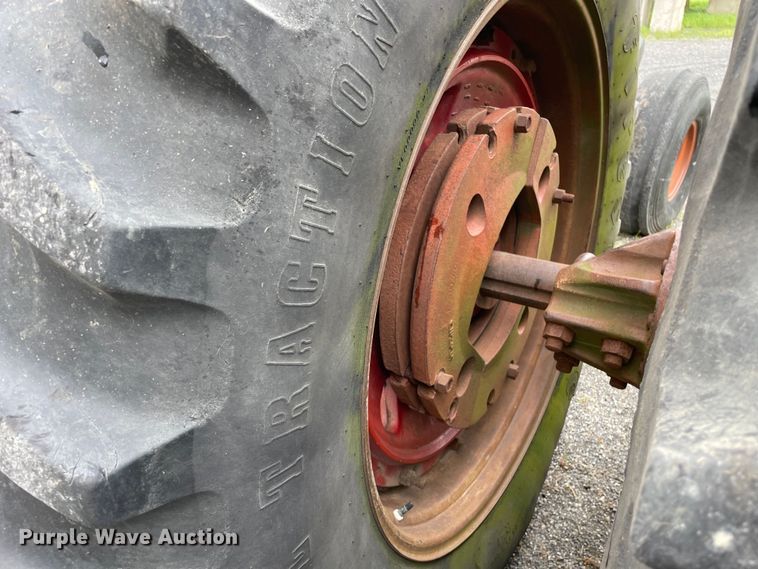 image for item OG9937 1977 International  1486 tractor