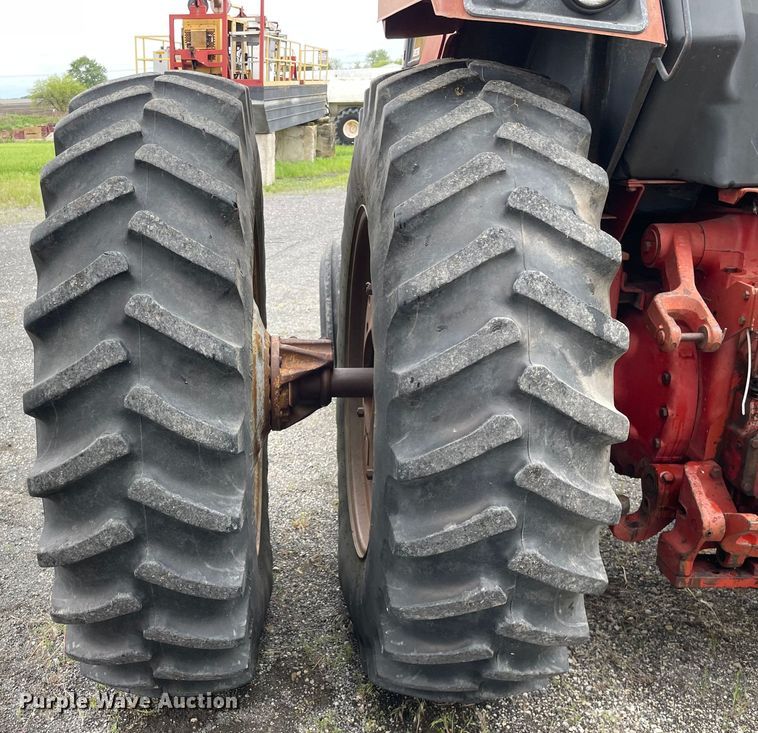 image for item OG9937 1977 International  1486 tractor