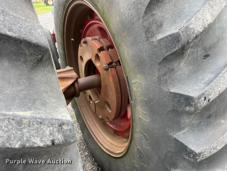 image for item OG9937 1977 International  1486 tractor