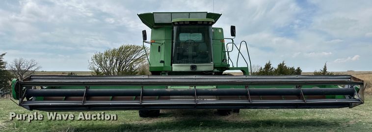 image for item OI9048 1994 John Deere 9600 combine