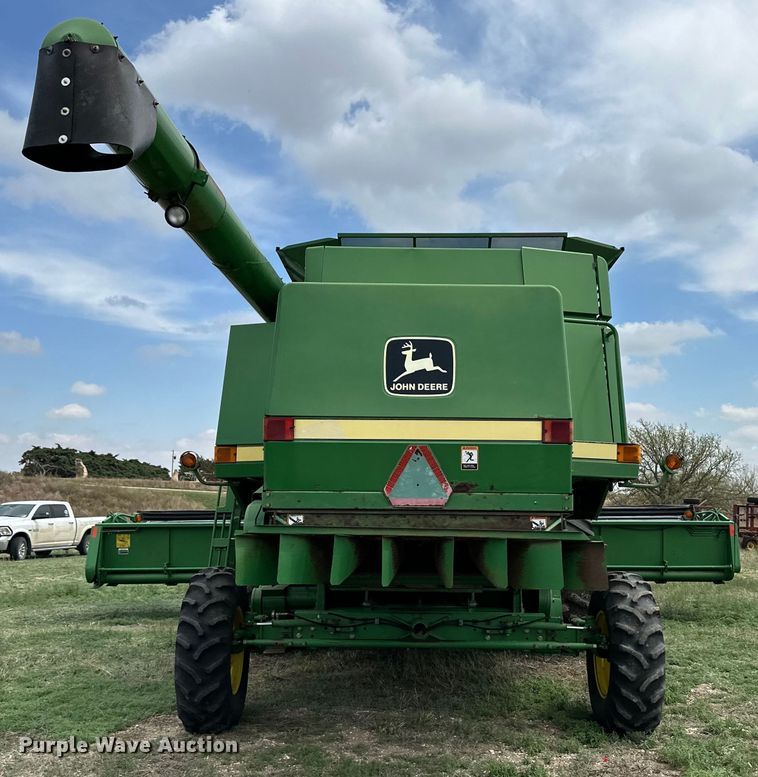 image for item OI9048 1994 John Deere 9600 combine