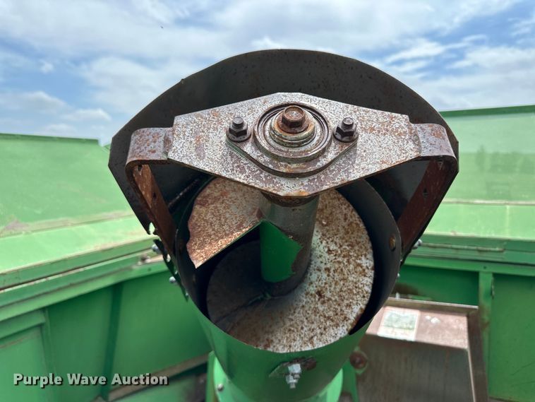 image for item OI9048 1994 John Deere 9600 combine