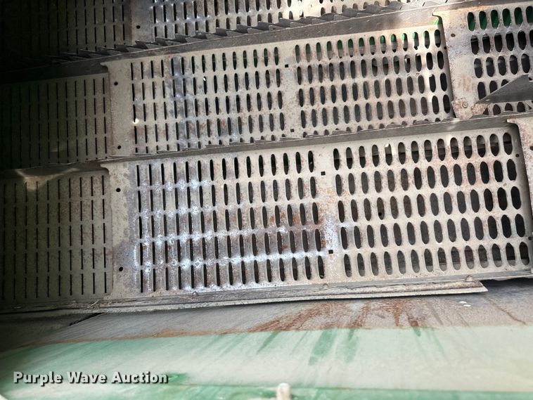 image for item OI9048 1994 John Deere 9600 combine