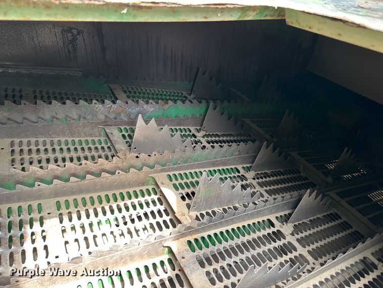 image for item OI9048 1994 John Deere 9600 combine