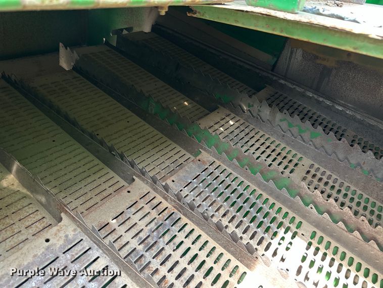 image for item OI9048 1994 John Deere 9600 combine