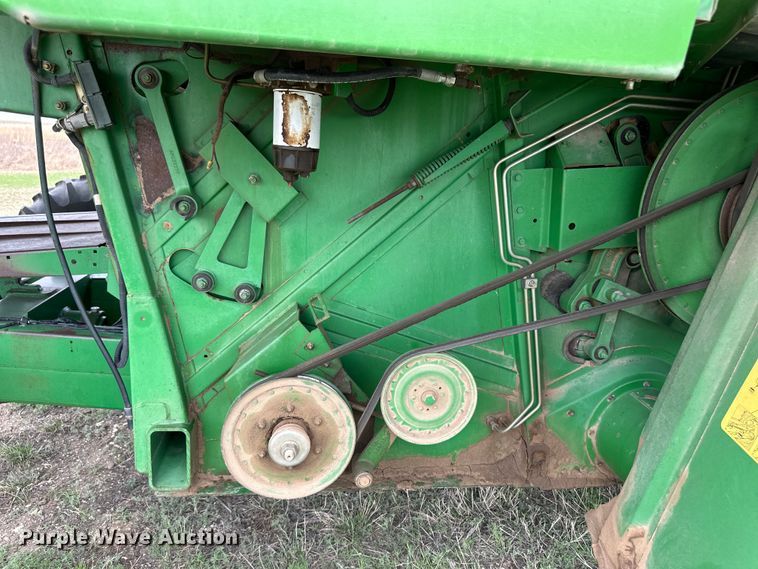 image for item OI9048 1994 John Deere 9600 combine
