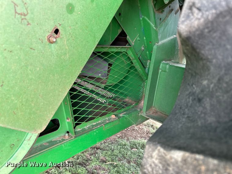 image for item OI9048 1994 John Deere 9600 combine