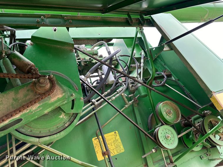 image for item OI9048 1994 John Deere 9600 combine