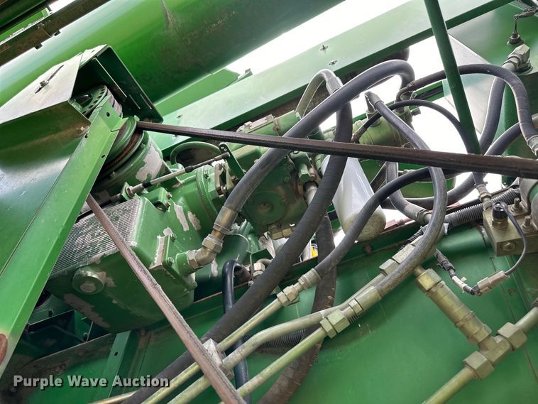 image for item OI9048 1994 John Deere 9600 combine