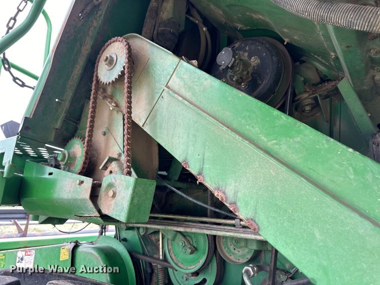 image for item OI9048 1994 John Deere 9600 combine