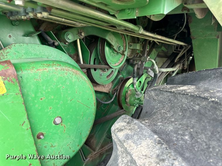 image for item OI9048 1994 John Deere 9600 combine