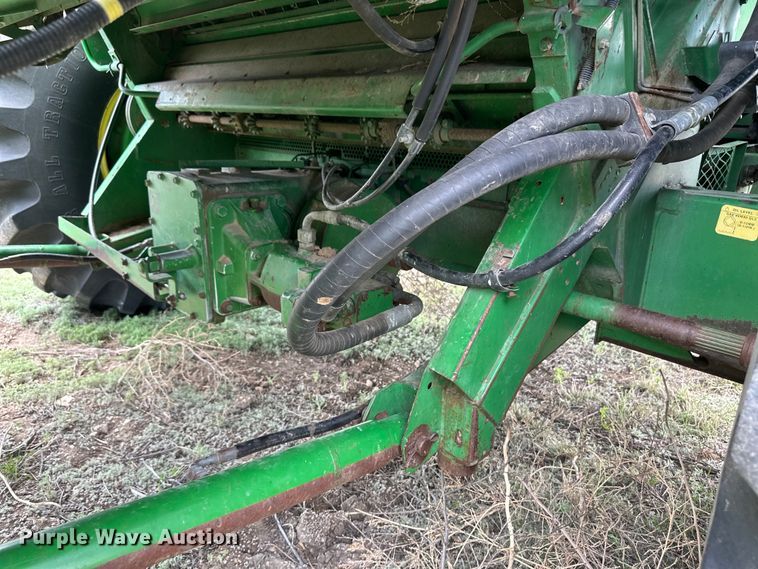 image for item OI9048 1994 John Deere 9600 combine