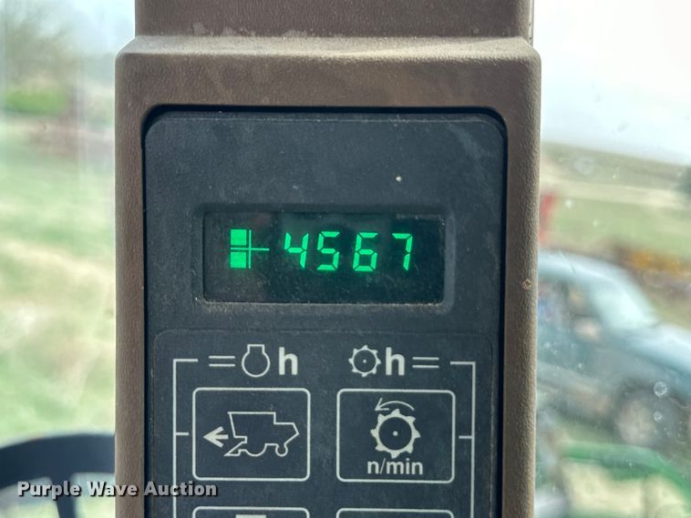 image for item OI9048 1994 John Deere 9600 combine