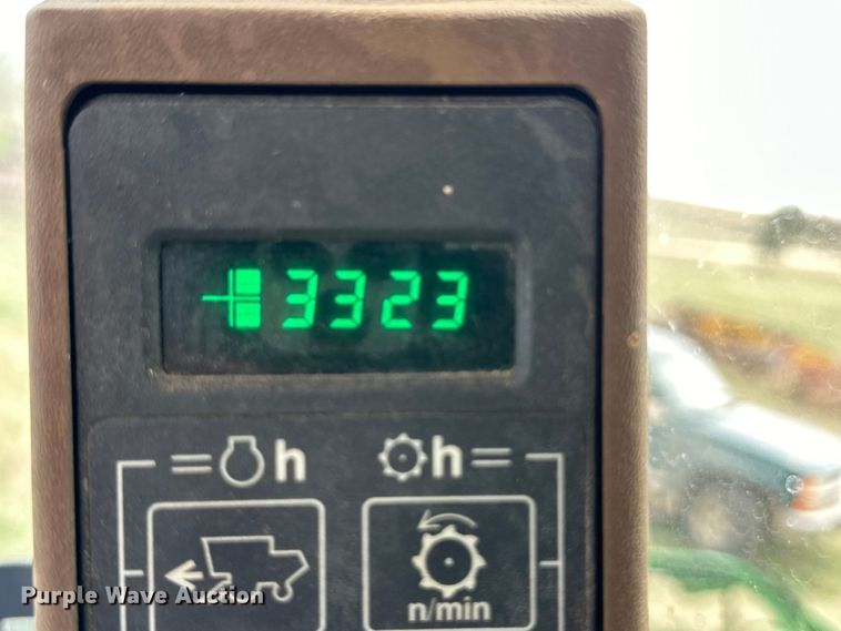 image for item OI9048 1994 John Deere 9600 combine