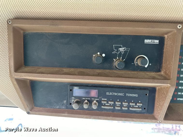 image for item OI9048 1994 John Deere 9600 combine