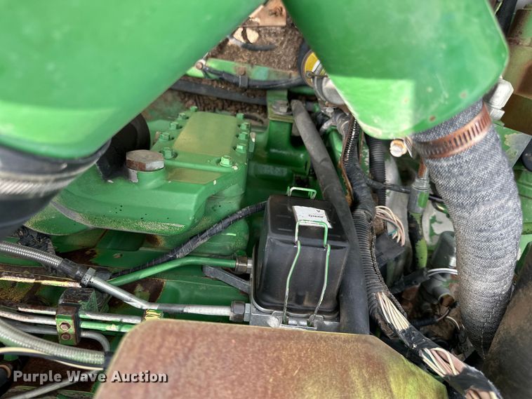 image for item OI9048 1994 John Deere 9600 combine