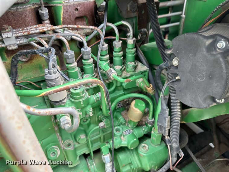 image for item OI9048 1994 John Deere 9600 combine