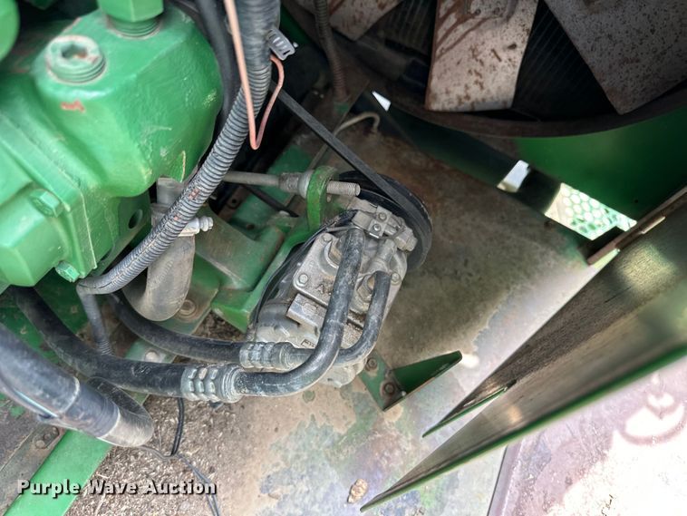 image for item OI9048 1994 John Deere 9600 combine