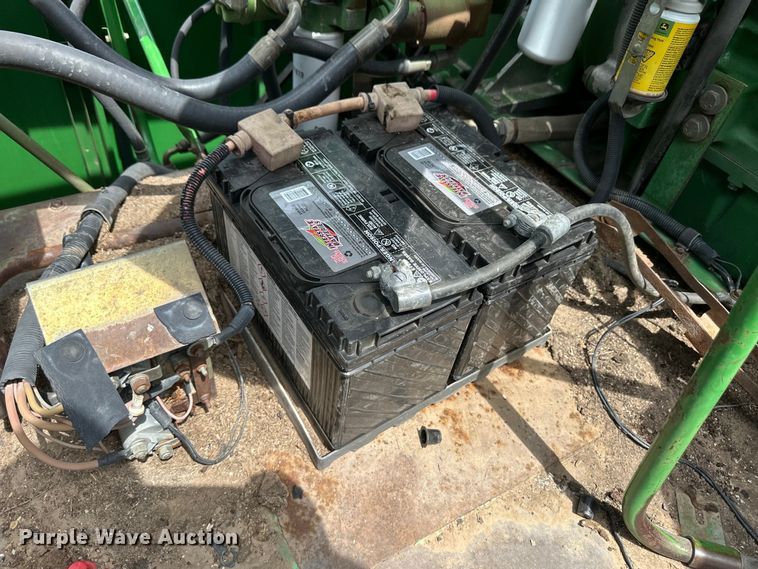 image for item OI9048 1994 John Deere 9600 combine