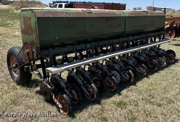 image for item OI9067 Grain drill