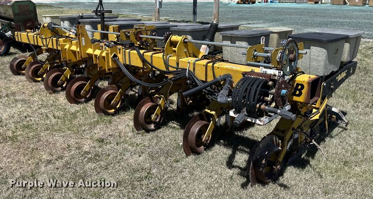 image for item OI9068 Buffalo planter