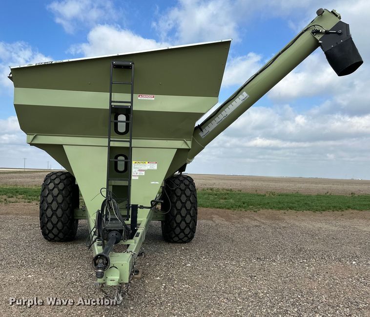 image for item OI9497 2016 Orthman 1010 grain cart