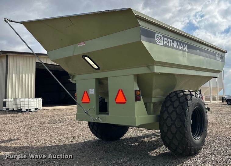 image for item OI9497 2016 Orthman 1010 grain cart