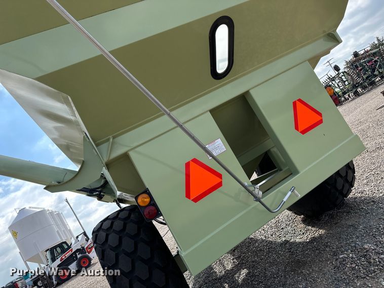 image for item OI9497 2016 Orthman 1010 grain cart