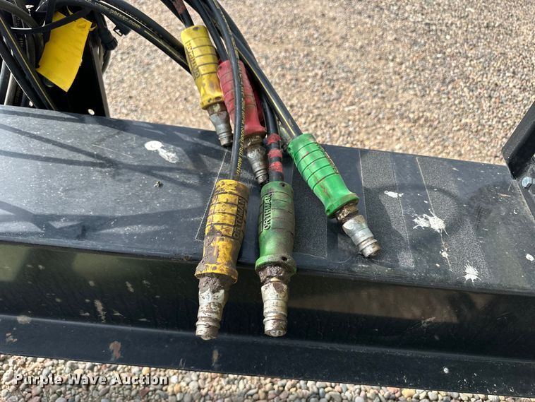 image for item OI9497 2016 Orthman 1010 grain cart